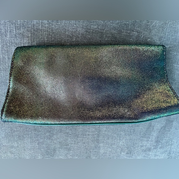 Tory Burch Iridescent Clutch NEW - Picture 4 of 4
